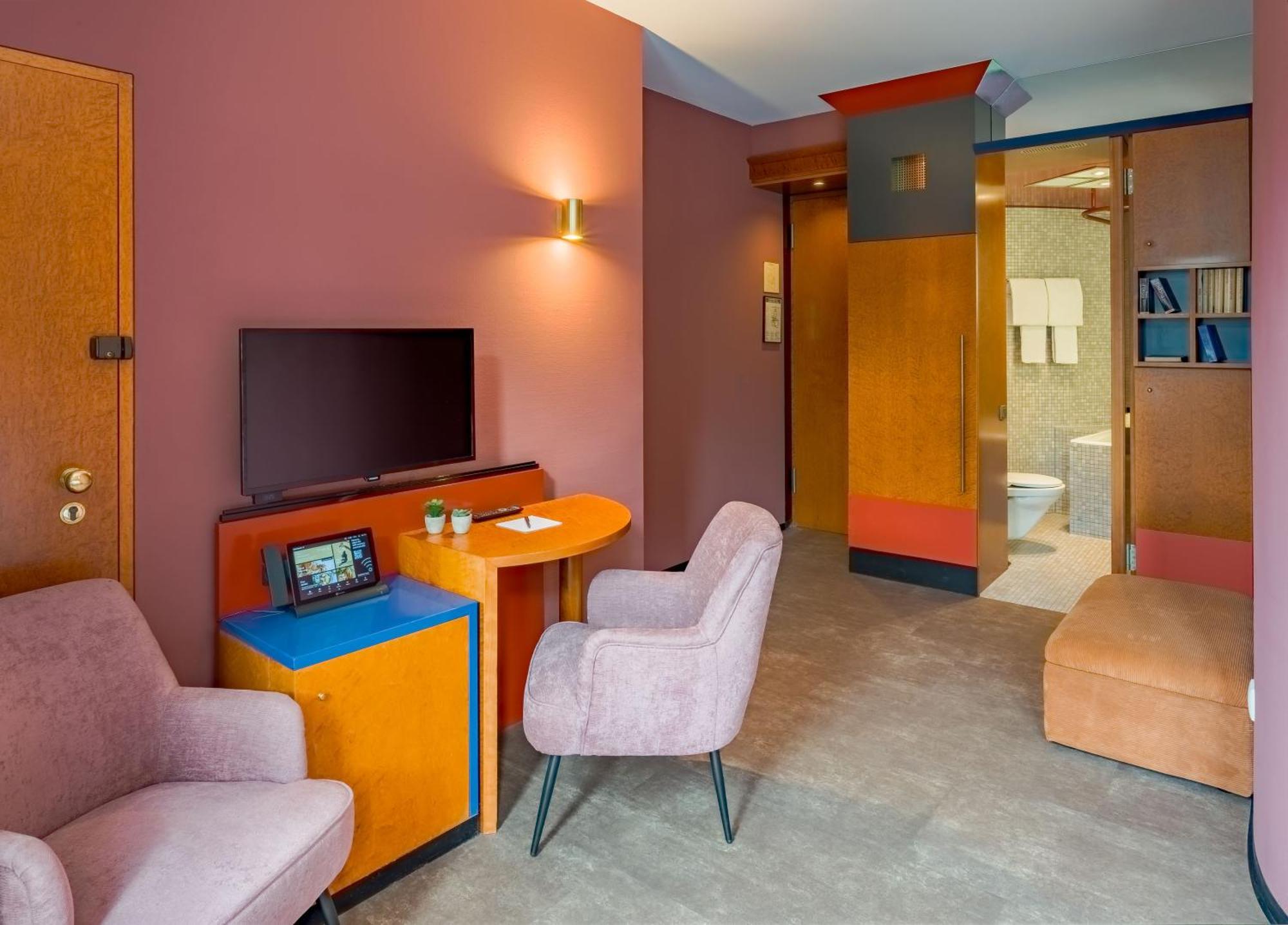 Hotel Domicil 4*