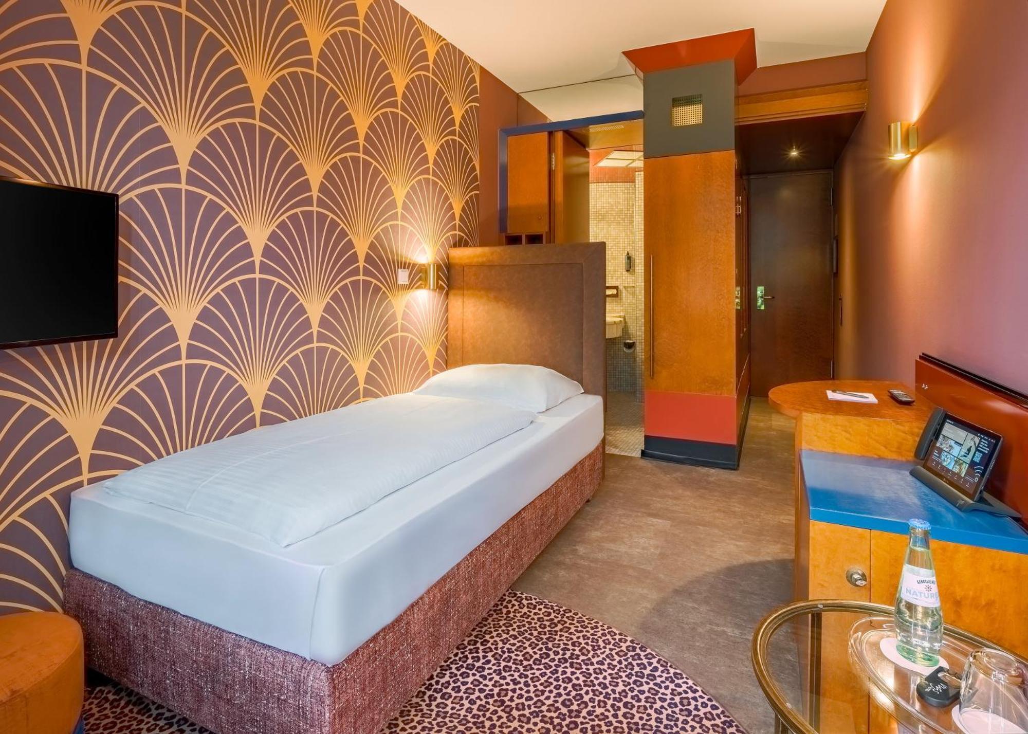 Hotel Domicil 4*